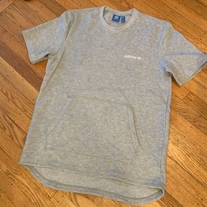 Adidas sweatshirt-style shirt with pocket